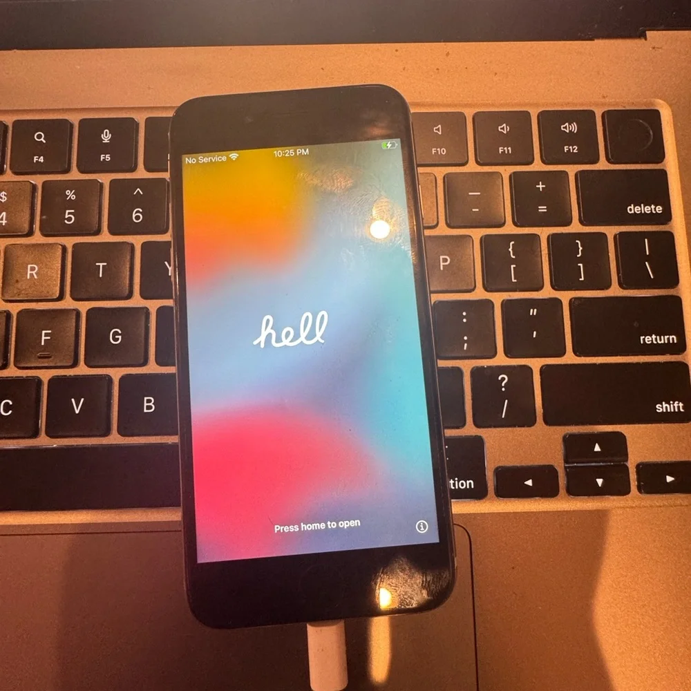 Apple iPhone S, read description